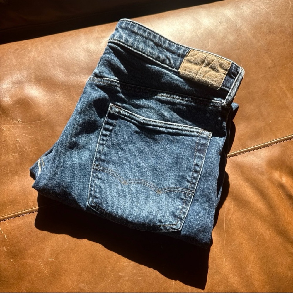 American Eagle Outfitters Dark Blue Jeans